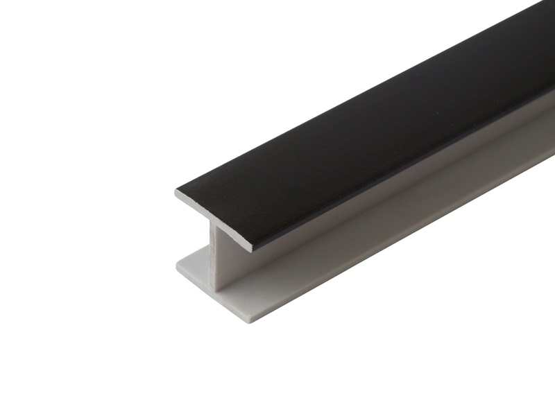 Соединитель 180гр цоколя ПВХ, черный 099, L=660мм FIRMAX. Рис. 1