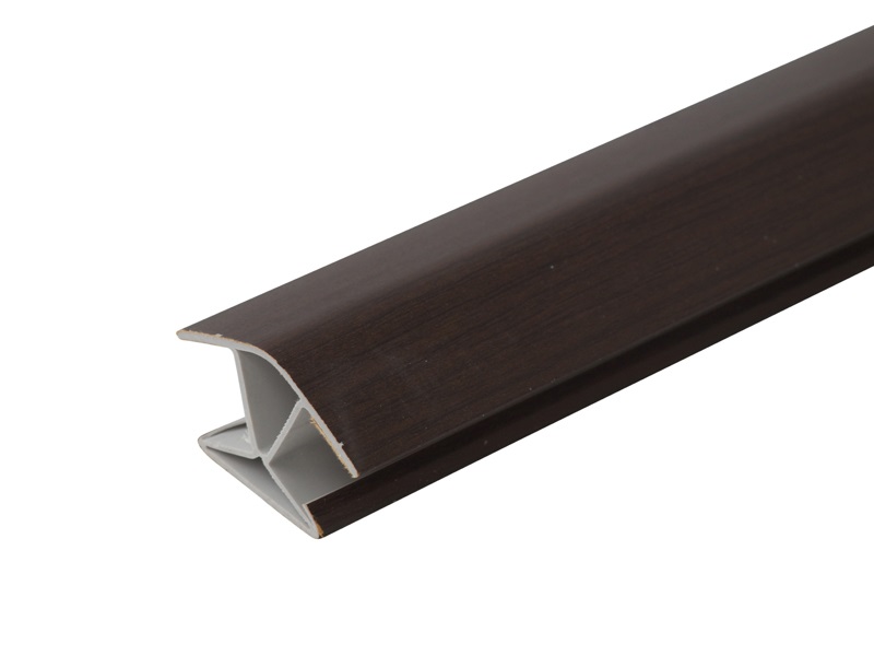 Соединитель 135гр цоколя ПВХ, венге шоколад 190, L=660мм FIRMAX. Рис. 1