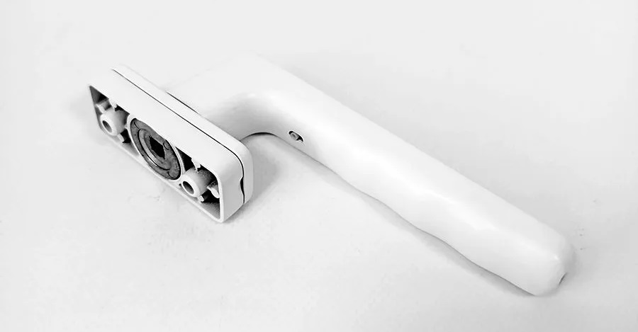 Ручка оконная с контролем доступа по коду, цвет белый. Рис. 2