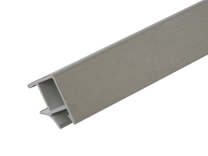 Соединитель 90гр цоколя ПВХ, фольга алюминий сатин 805, L=660мм FIRMAX. Рис. 1