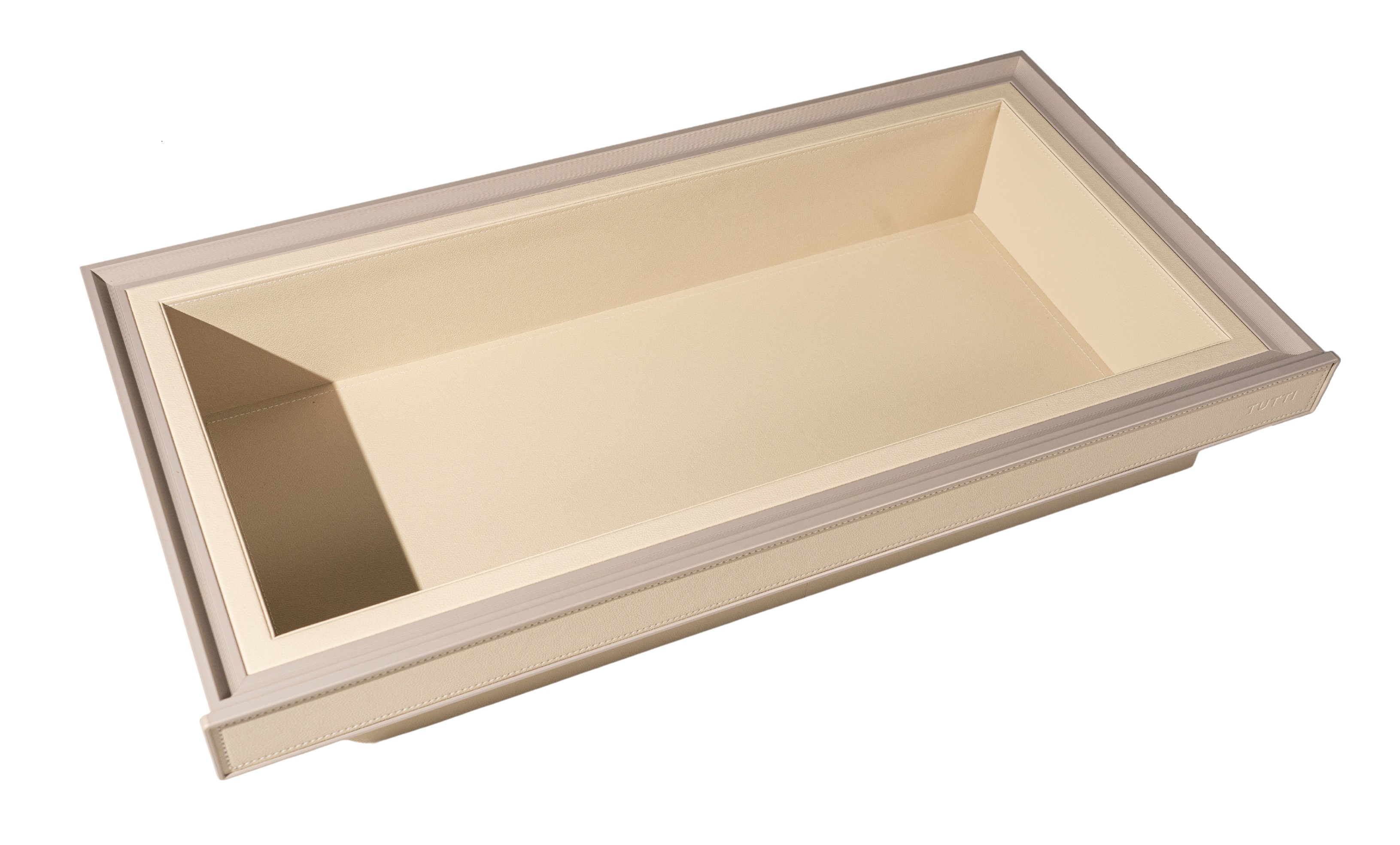 ALPHALUX Aiden Выдвижная корзина в базу 600 мм, 564х430х140 (ШхГхВ), экокожа, шампань. Рис. 2 ALPHALUX Aiden Выдвижная корзина в базу 600 мм, 564х430х140 (ШхГхВ), экокожа, шампань. Рис. 2