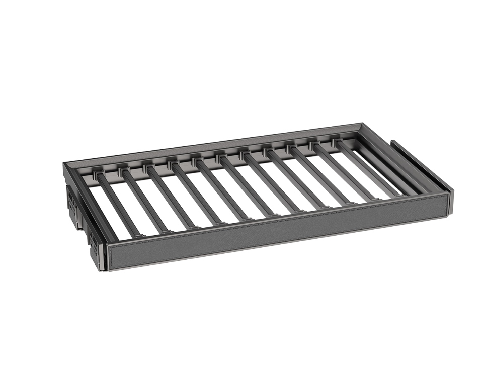 ALPHALUX Aiden Выдвижная брючница наборного типа в базу 600 мм, 564х430х68 (ШхГхВ), экокожа, темно-серый. Рис. 1