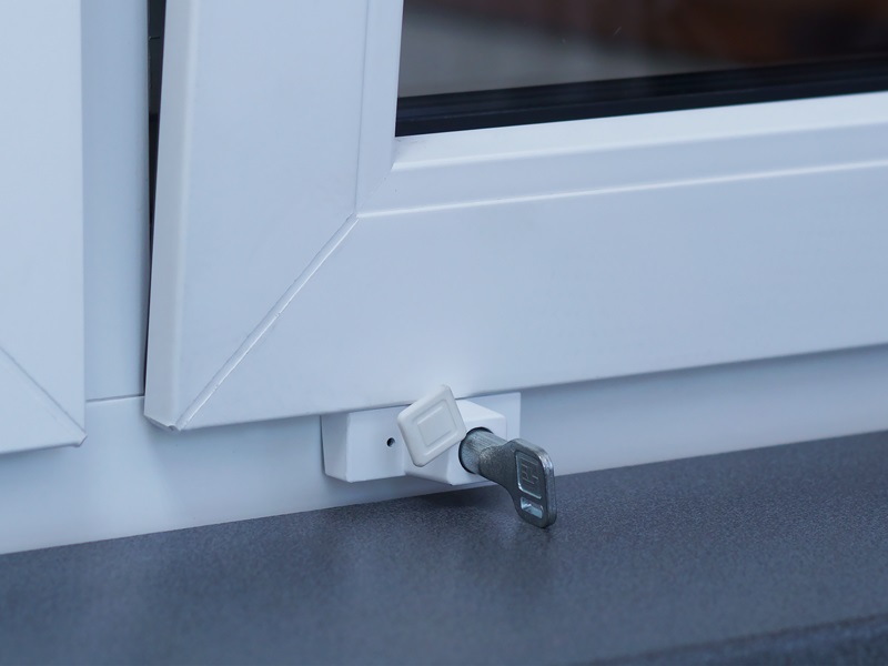 Блокиратор поворота ELEMENTIS с цилиндром и ключом белый RAL 9016