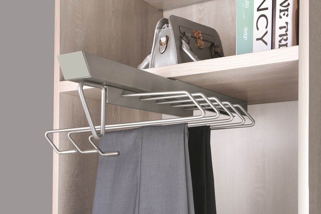 FIRMAX Вешало для брюк, потолочное крепление, 364х425х145 (ШхГхВ), серый. Рис. 3