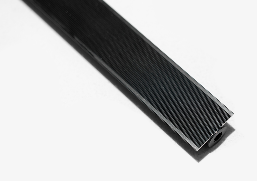 FM206 Корректор фасада под сквозную фрезеровку, L=2000-2400 мм, черный, FIRMAX.. Рис. 1