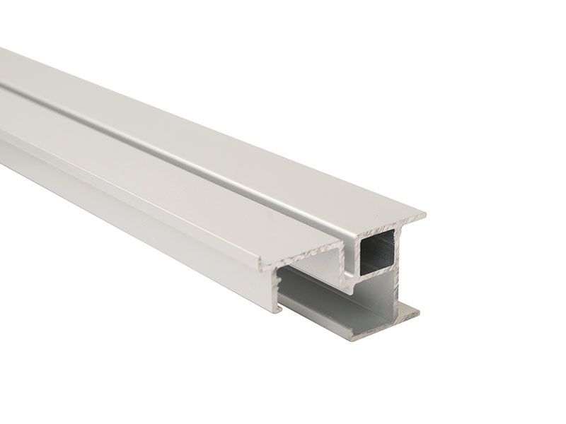 FM902 Направляющая нижняя, накладной монтаж, серебро, L=3000 мм, FIRMAX.. Рис. 1