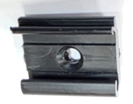 Клипса к профилю водоотводному профилю ALST14/24, пластик, черный. Рис. 3 Клипса к профилю водоотводному профилю ALST14/24, пластик, черный. Рис. 3