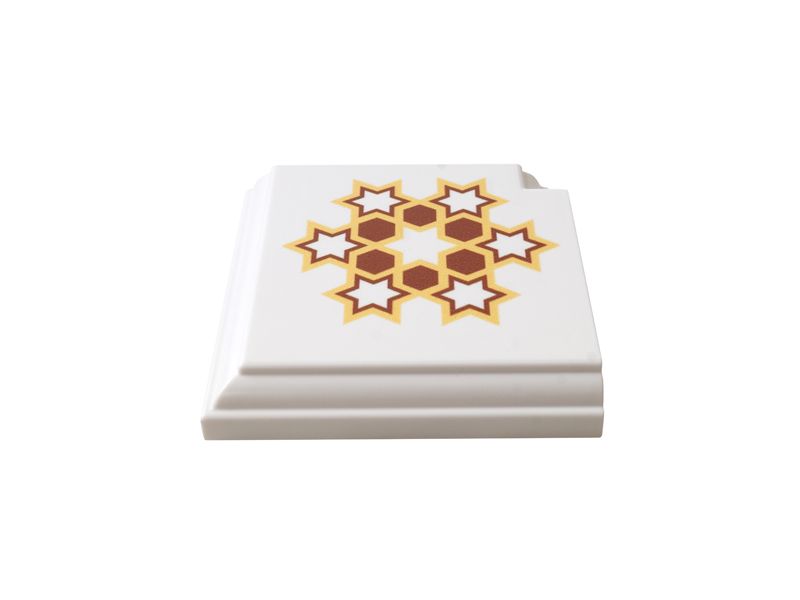 Крышка угловая Qunell U-81 УФ-печать (Восточный) белая. Рис. 2 Крышка угловая Qunell U-81 УФ-печать (Восточный) белая. Рис. 2