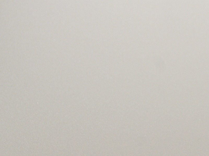 Плита МДФ AGT 1220*18*2800 мм, инд. упаковка, глянец белый металлик 699, обратная сторона крем. Рис. 1