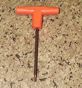 Ключ угловой верхней петли TORX T20. Рис. 2