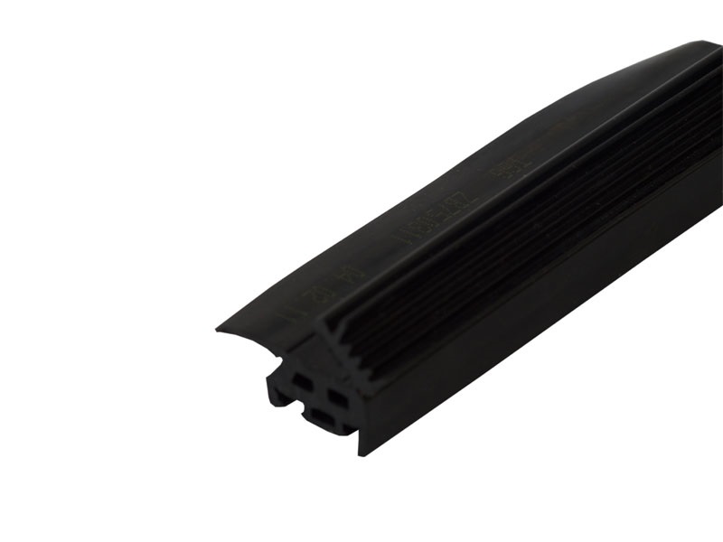 Уплотнитель стойки внутренний 10мм Наружный угол 10-45гр 50м EPDM. Рис. 3