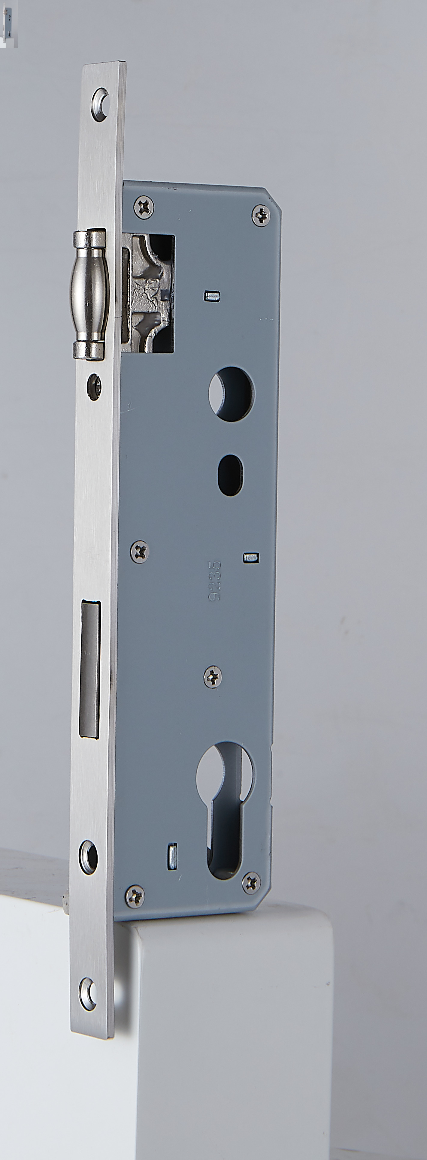 Замок однозапорный с ригелем и роликовой защёлкой F16/35/92/8. Рис. 2 Замок однозапорный с ригелем и роликовой защёлкой F16/35/92/8. Рис. 2